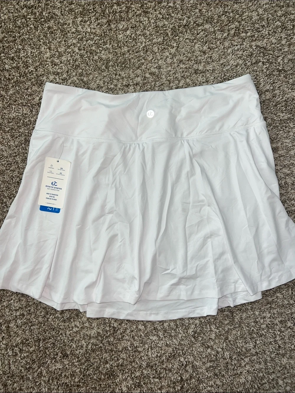 NWT! Women’s White Athletic Skort by Ewedoos - SUPER Comfy!! Size XXL